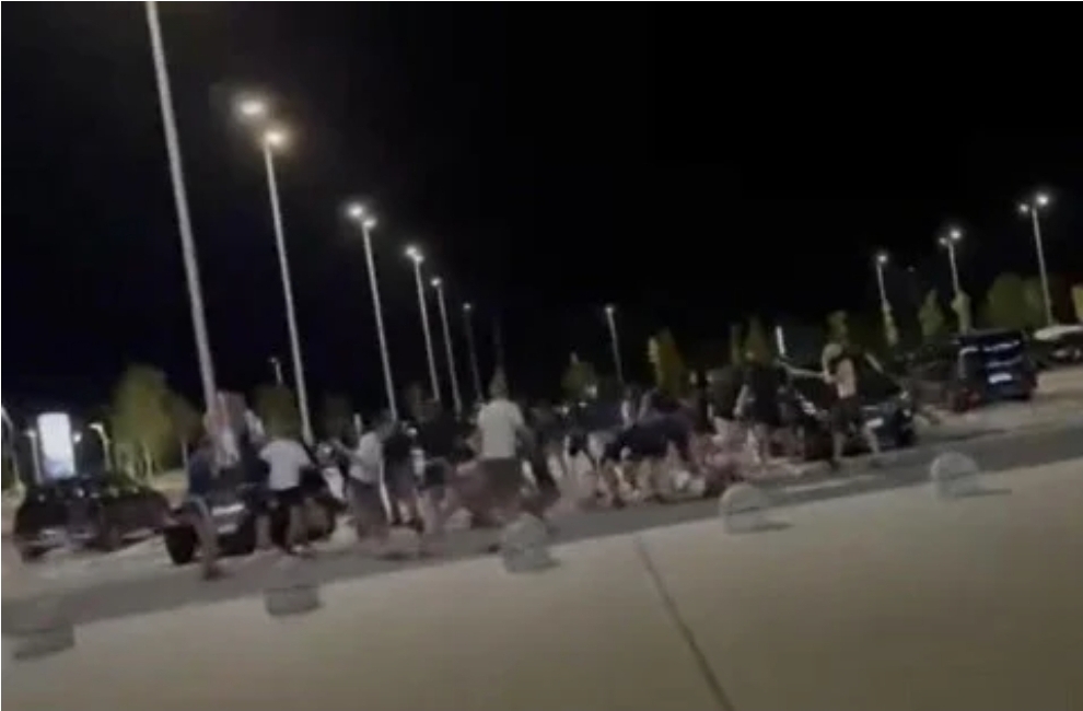 SRAMOTA NA TUĐMANU: Huligani se pola sata tukli na aerodromu, a policije nigdje – Hrvatska opet zatvorila oči pred nasiljem koje sama hrani