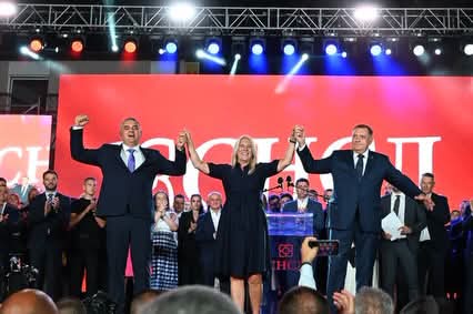 Na čelu sa Dodikom spremni smo da provodimo sve zacrtane ciljeve – “Krećemo iz mog Šamca u još jednu veliku pobjedu”, poručio je Minić.