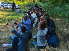 MIGRANTI: 96 OSOBA SPRIJEČENO NA GRANICI KOD GRADIŠKE