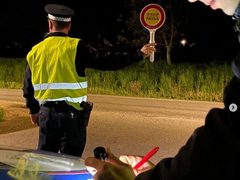 Pijan udario auto u Laktašima, pa napao policajce