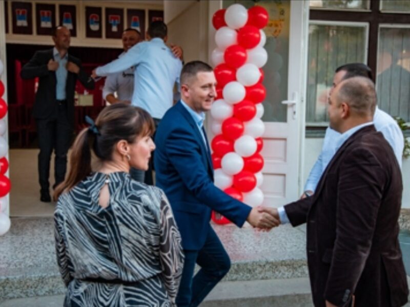 TRIJUMF NARODNOG ČOVJEKA U STANARIMA: Šljivić godinama uz građane Stanara, dok je Ristić doživio fijasko jer novac poreskih obveznika troši po noćnim klubovima!