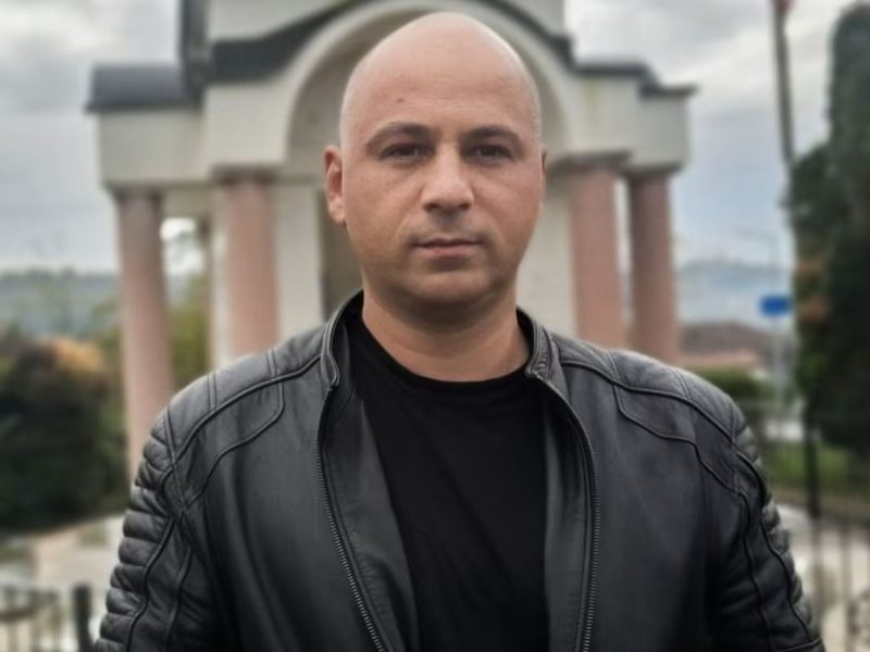 EKSKLUZIVNO (FOTO): Politička sječa u Stanarima – Načelnik gasi kulturu i sport i ostavlja trudnice i djecu poginulih boraca bez posla, dok administraciju puni stranačkim kadrom!
