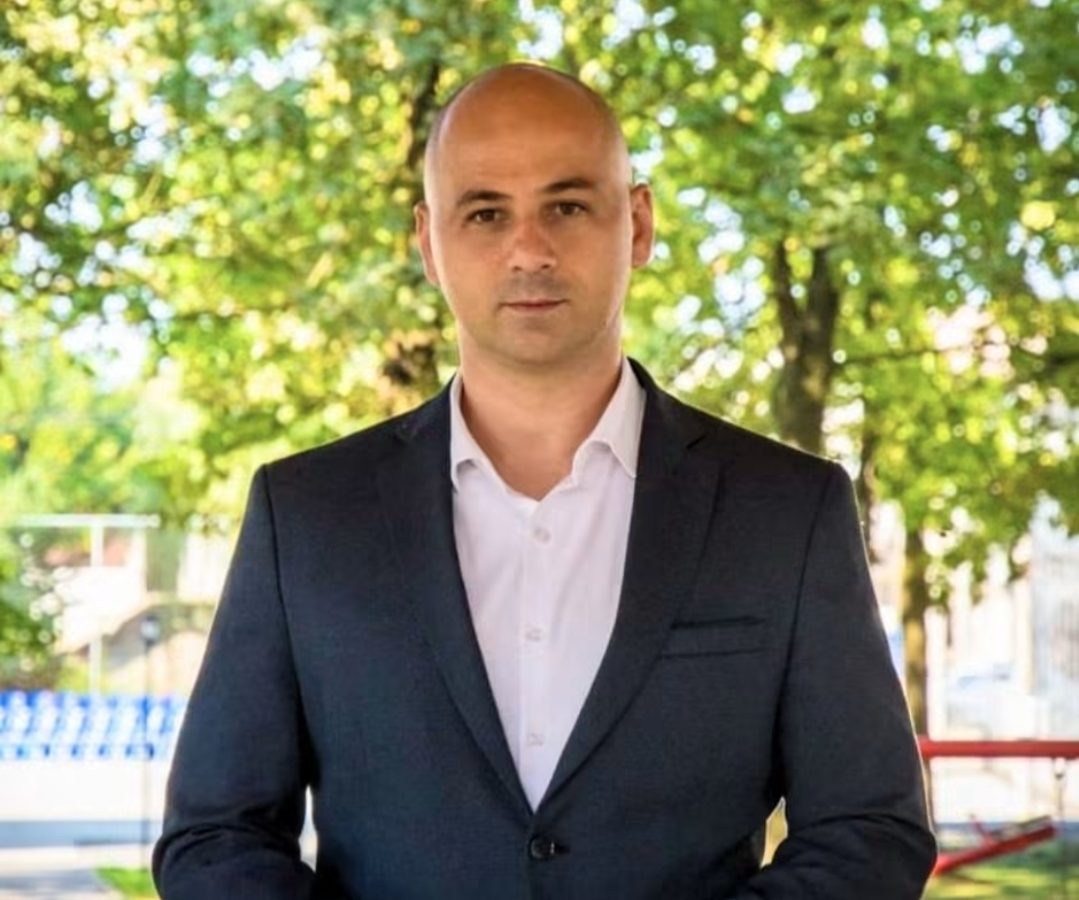 SKANDAL DRMA STANARE! Porodiljama ni marke od 2024. godine, a načelnik spiskao HILJADE MARAKA u noćnom klubu za jednu noć?!