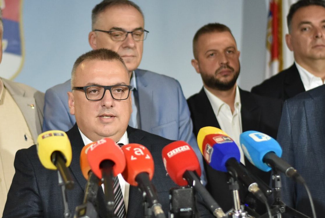 DA LI JE MODRIČA PRED NOVIM IZBORIMA: Radulović prihvata mandat narodnog poslanika?